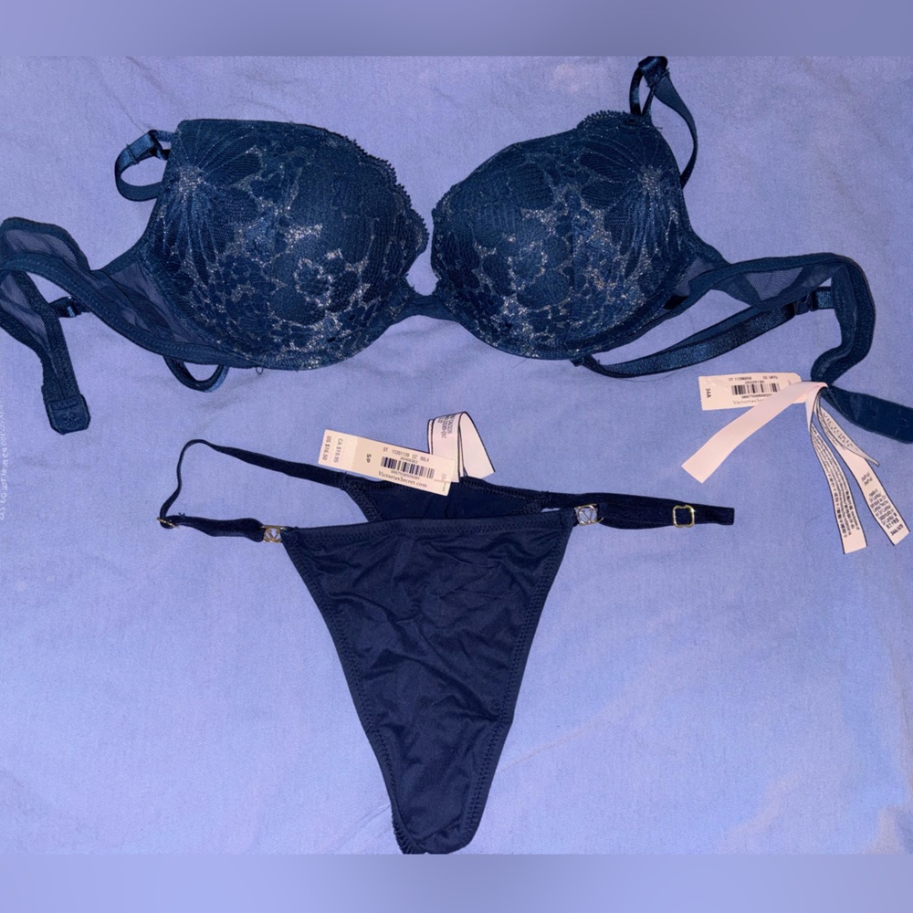 NWT Victoria’s Secret Lace Bra and Panty Set in Navy and Gold